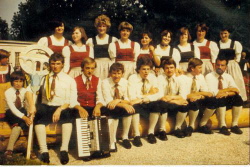 Die Volkstanzgruppe kurz nach der Gr&uuml;ndung